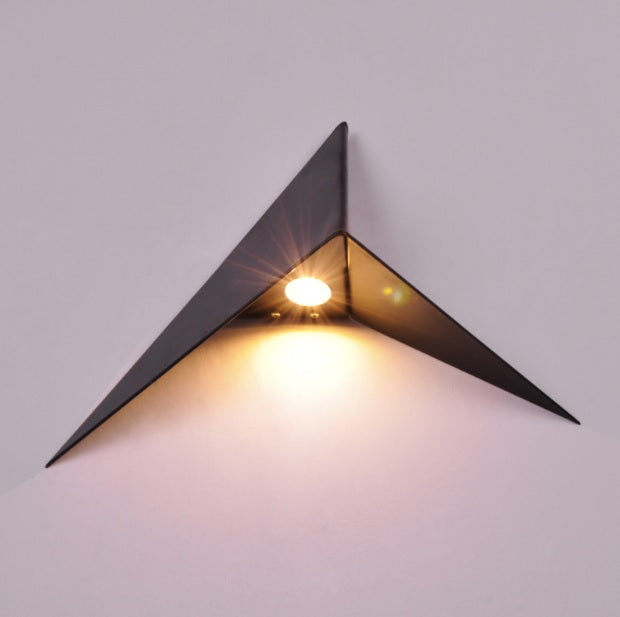 Lampara Led Moderna De Triangulo Negro Minimalista